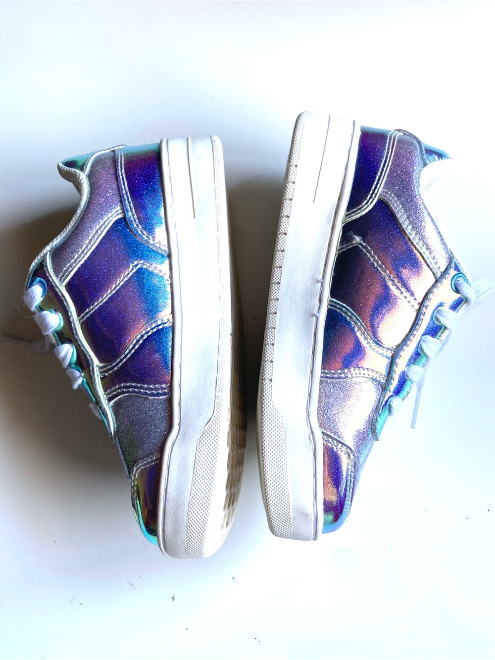 Class Girls Whitney Court Sneakers in a vibrant, iridescent holographic finish. - Picture 4 of 8